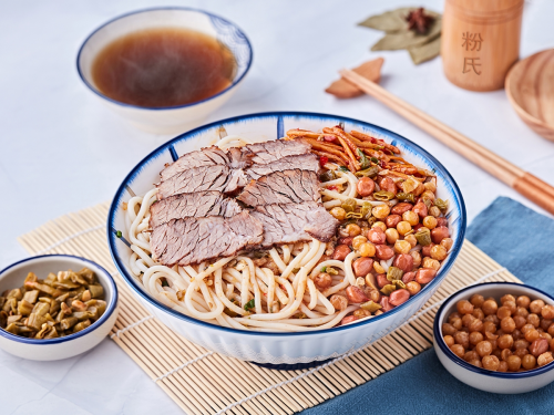 粉氏桂林鹵粉融合傳統(tǒng)不斷創(chuàng)新，致力打造適應(yīng)更多消費者的米粉品牌